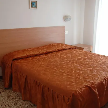 Santa Lucia Hotel 3*