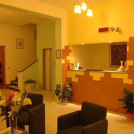 Santa Lucia Hotel 3*